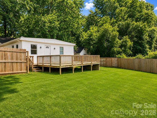 2007 Highland Street, Charlotte, NC 28208