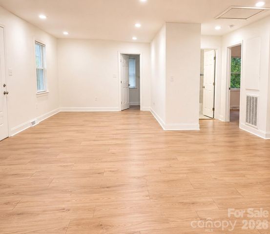 2007 Highland Street, Charlotte, NC 28208