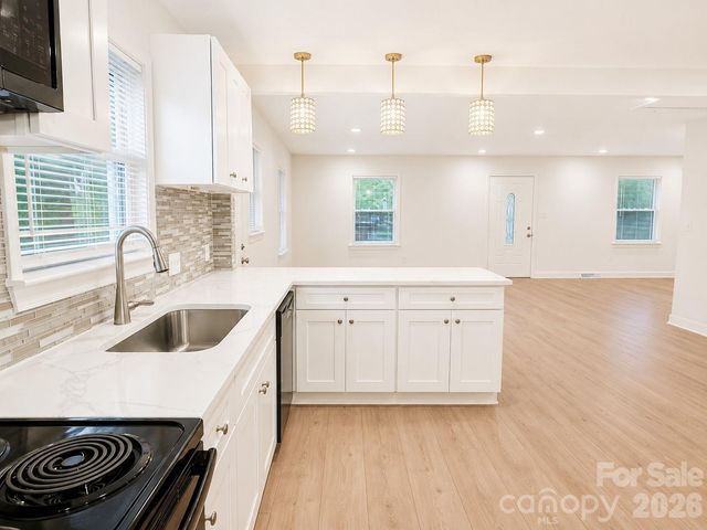 2007 Highland Street, Charlotte, NC 28208