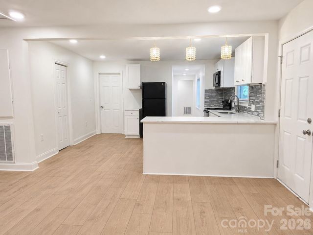 2007 Highland Street, Charlotte, NC 28208