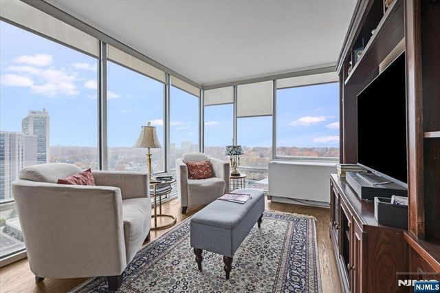 1600 Parker 17H, Fort Lee, NJ 07024