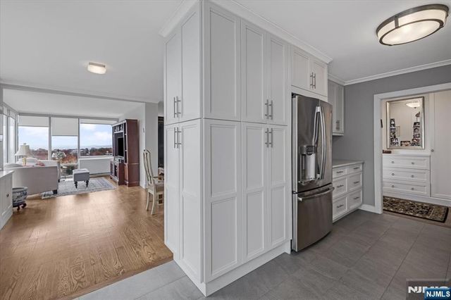 1600 Parker 17H, Fort Lee, NJ 07024