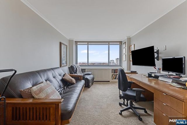 1600 Parker 17H, Fort Lee, NJ 07024