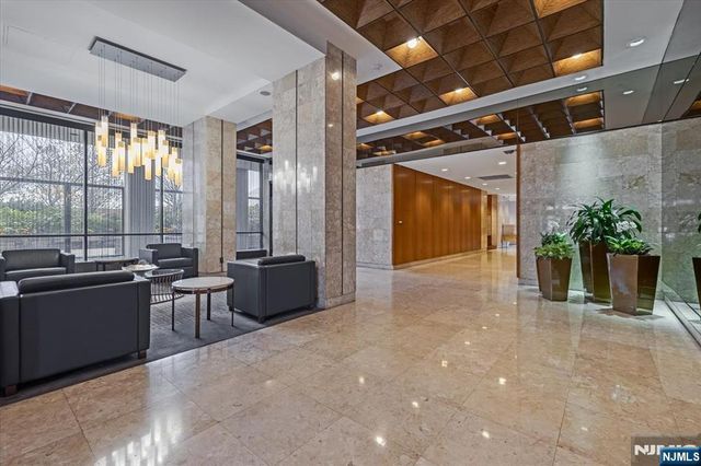 1600 Parker 17H, Fort Lee, NJ 07024