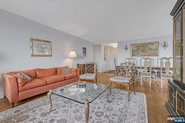 1600 Parker 17H, Fort Lee, NJ 07024