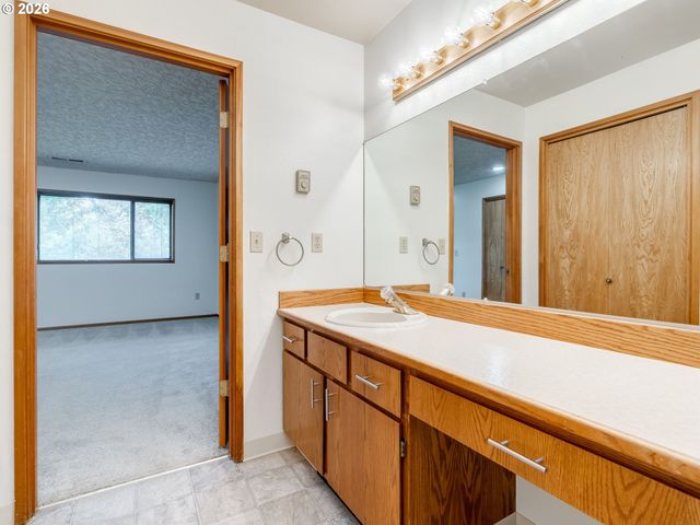 13817 Nw 10TH Ct C, Vancouver, WA 98685