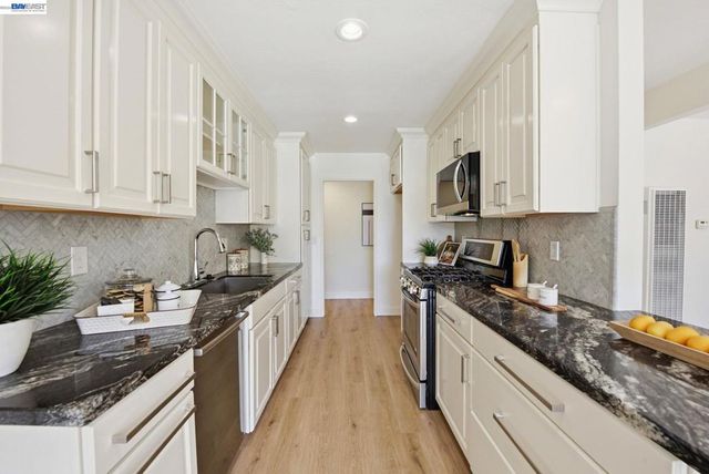 4498 Ladner St, Fremont, CA 94538