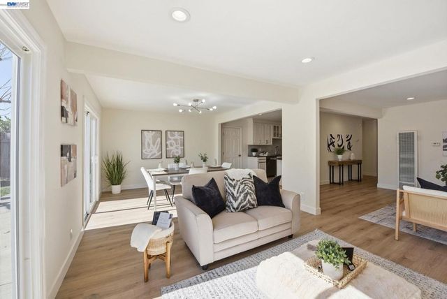 4498 Ladner St, Fremont, CA 94538