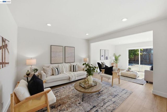 4498 Ladner St, Fremont, CA 94538