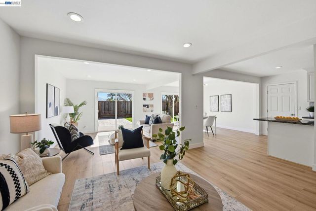 4498 Ladner St, Fremont, CA 94538