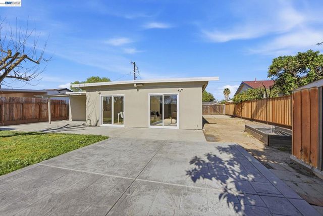 4498 Ladner St, Fremont, CA 94538