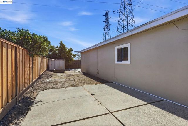 4498 Ladner St, Fremont, CA 94538