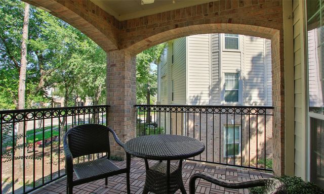 6607 Lake Woodlands Drive 223, The Woodlands, TX 77382