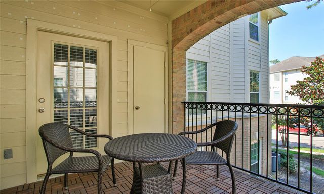 6607 Lake Woodlands Drive 223, The Woodlands, TX 77382