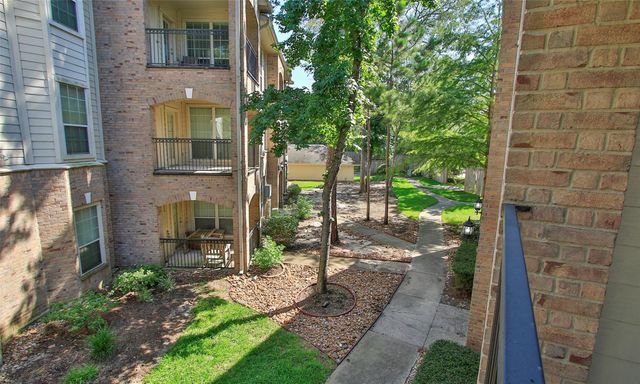 6607 Lake Woodlands Drive 223, The Woodlands, TX 77382