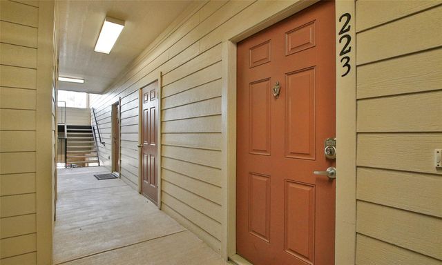 6607 Lake Woodlands Drive 223, The Woodlands, TX 77382