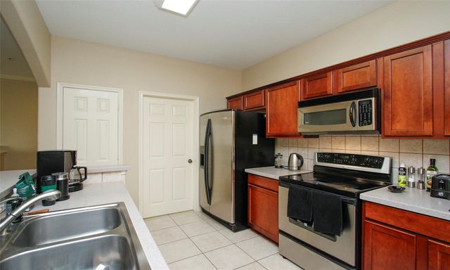 6607 Lake Woodlands Drive 223, The Woodlands, TX 77382