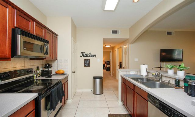 6607 Lake Woodlands Drive 223, The Woodlands, TX 77382