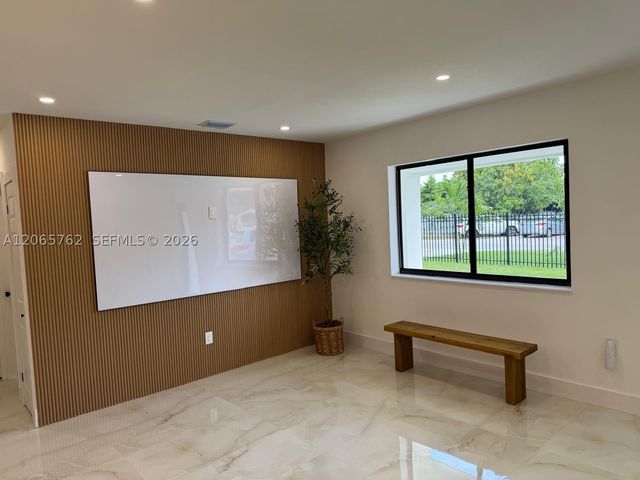 1055 NW 143rd St, Miami, FL 33168