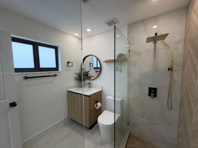 1055 NW 143rd St, Miami, FL 33168