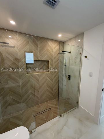 1055 NW 143rd St, Miami, FL 33168