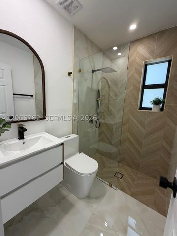 1055 NW 143rd St, Miami, FL 33168