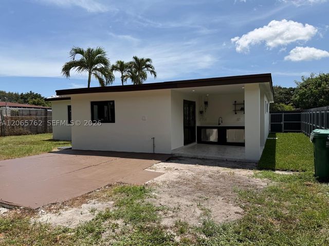 1055 NW 143rd St, Miami, FL 33168