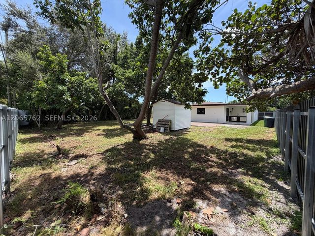 1055 NW 143rd St, Miami, FL 33168