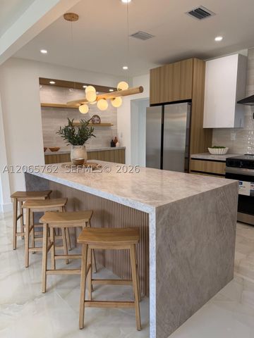 1055 NW 143rd St, Miami, FL 33168