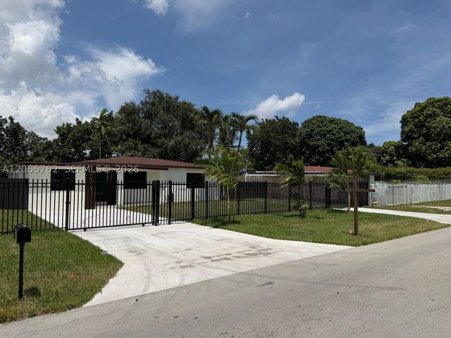 1055 NW 143rd St, Miami, FL 33168