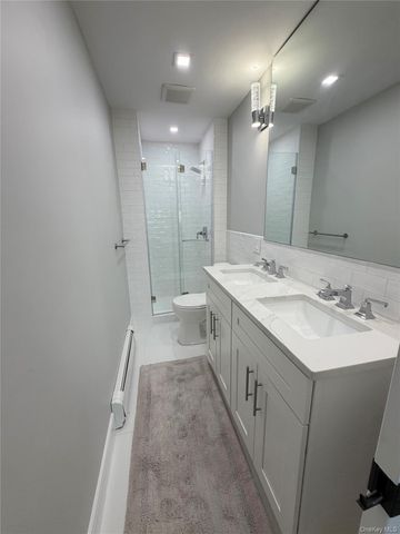 15419 Riverside Drive 24B, Beechhurst, NY 11357