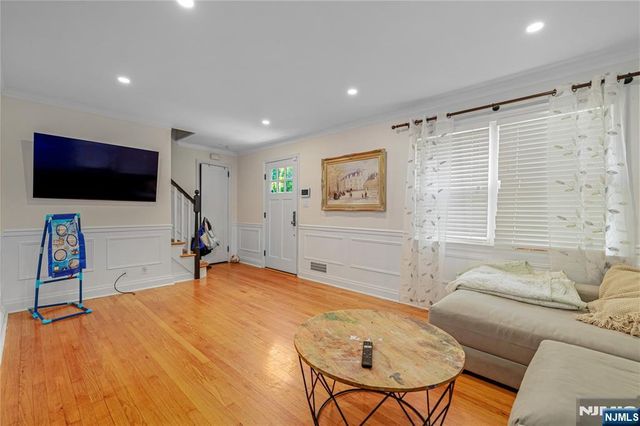 685 Ackerman Avenue, Glen Rock, NJ 07452