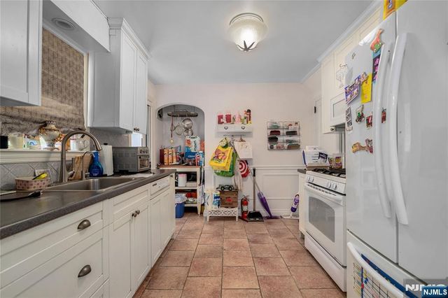 685 Ackerman Avenue, Glen Rock, NJ 07452