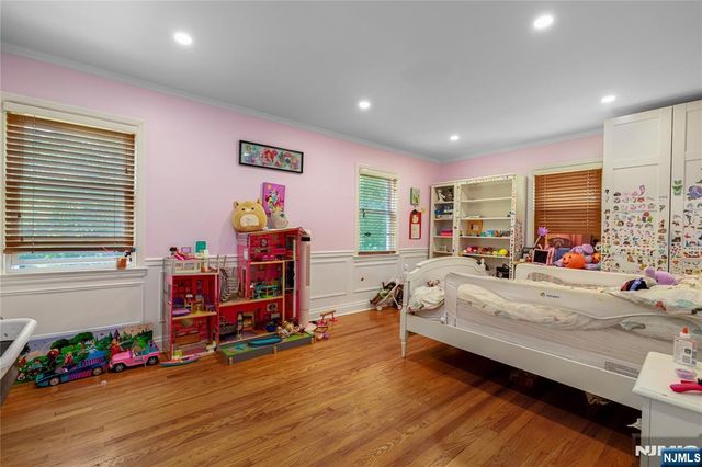 685 Ackerman Avenue, Glen Rock, NJ 07452