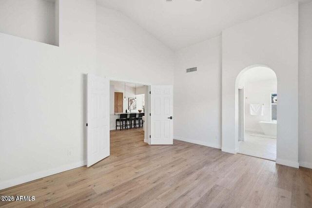 519 W COMSTOCK Drive, Gilbert, AZ 85233