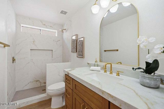 519 W COMSTOCK Drive, Gilbert, AZ 85233