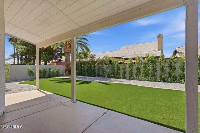 519 W COMSTOCK Drive, Gilbert, AZ 85233