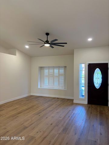 519 W COMSTOCK Drive, Gilbert, AZ 85233