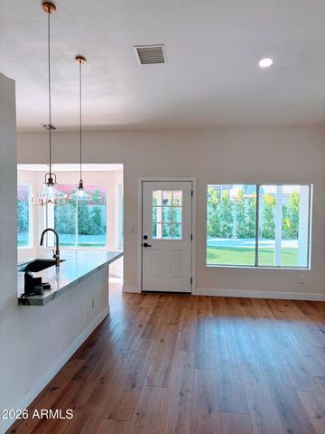 519 W COMSTOCK Drive, Gilbert, AZ 85233