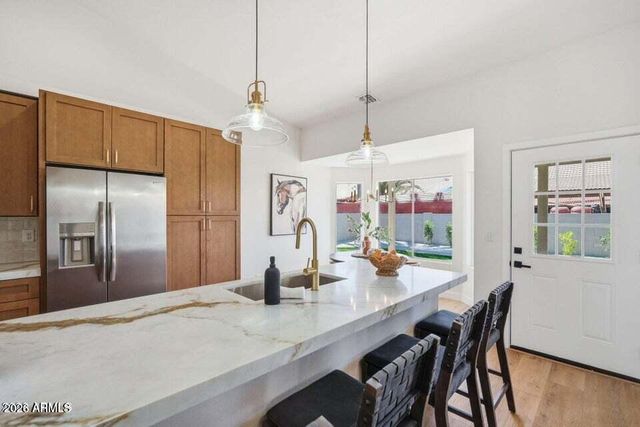 519 W COMSTOCK Drive, Gilbert, AZ 85233