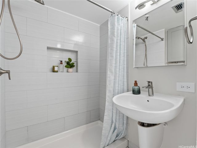 2499 Kapiolani Boulevard 3202, Honolulu, HI 96826