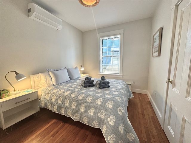 19 Walnut Street 1, Newport, RI 02840