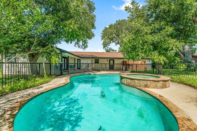 1340 N Lydia Street, Stephenville, TX 76401