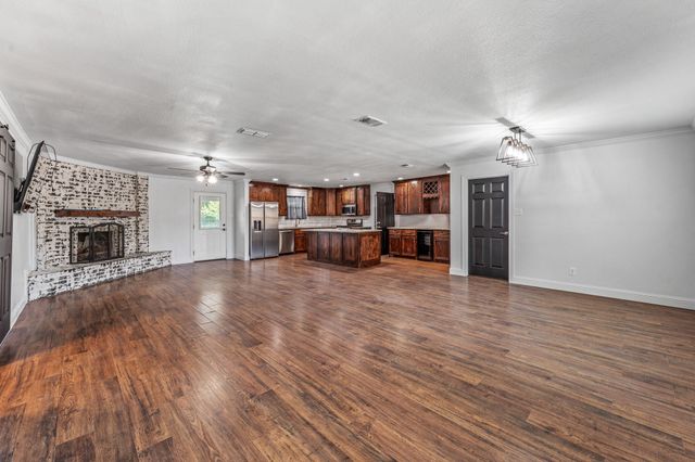 1340 N Lydia Street, Stephenville, TX 76401