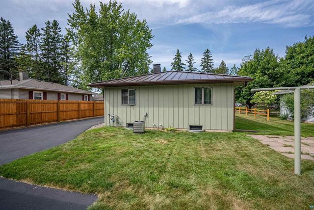 38 Maple Ave, Superior, WI 54880