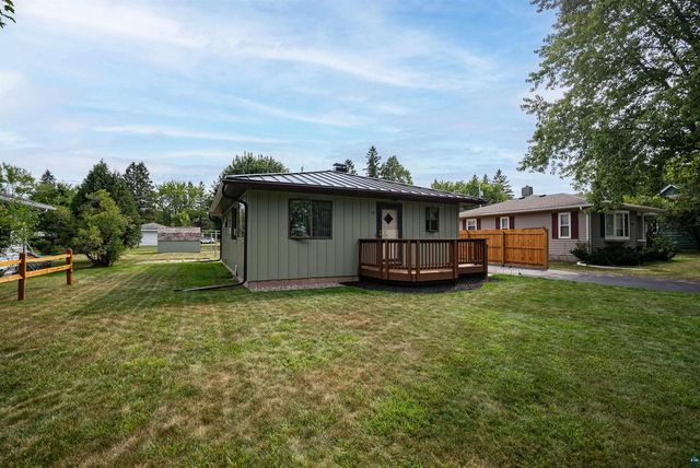 38 Maple Ave, Superior, WI 54880