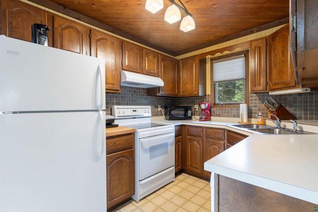 38 Maple Ave, Superior, WI 54880