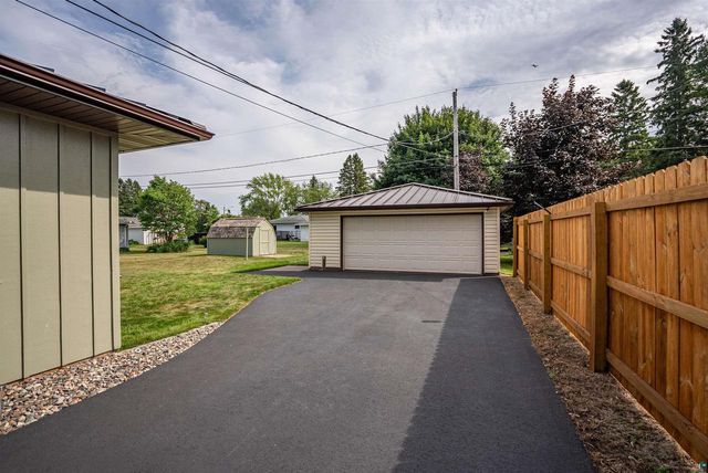 38 Maple Ave, Superior, WI 54880