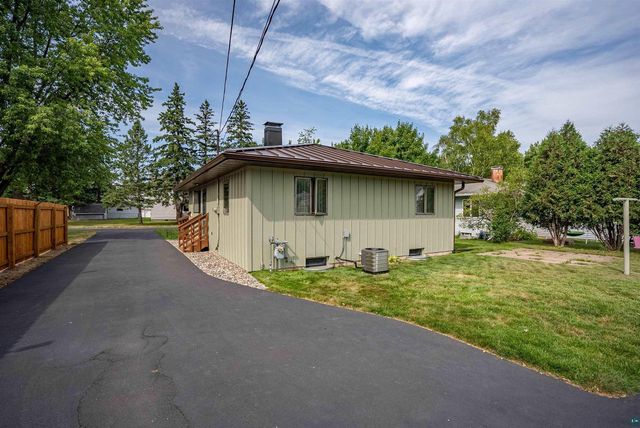 38 Maple Ave, Superior, WI 54880