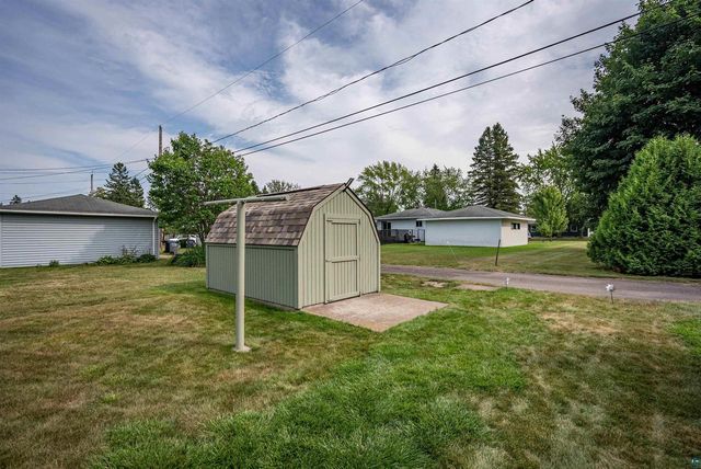 38 Maple Ave, Superior, WI 54880